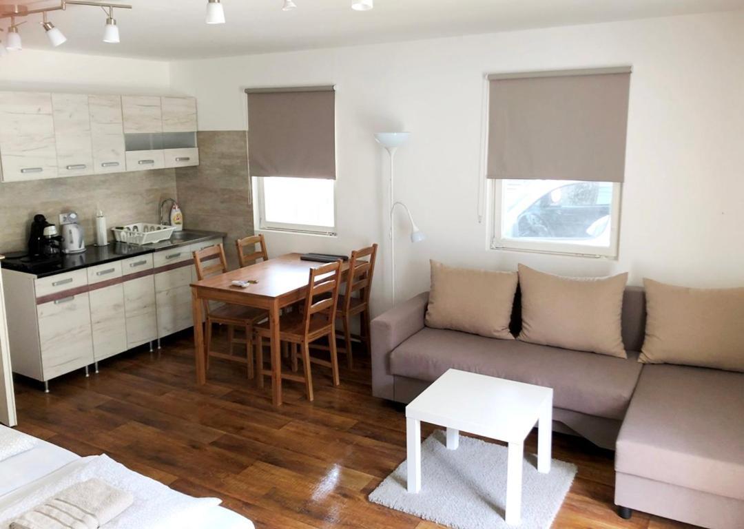 Akali Studio Apartments บาลาโตนาคาลิ ภายนอก รูปภาพ