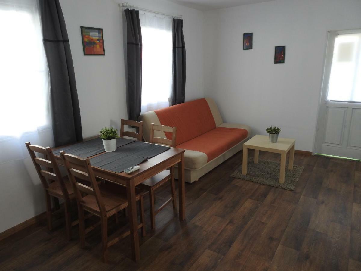 Akali Studio Apartments บาลาโตนาคาลิ ภายนอก รูปภาพ