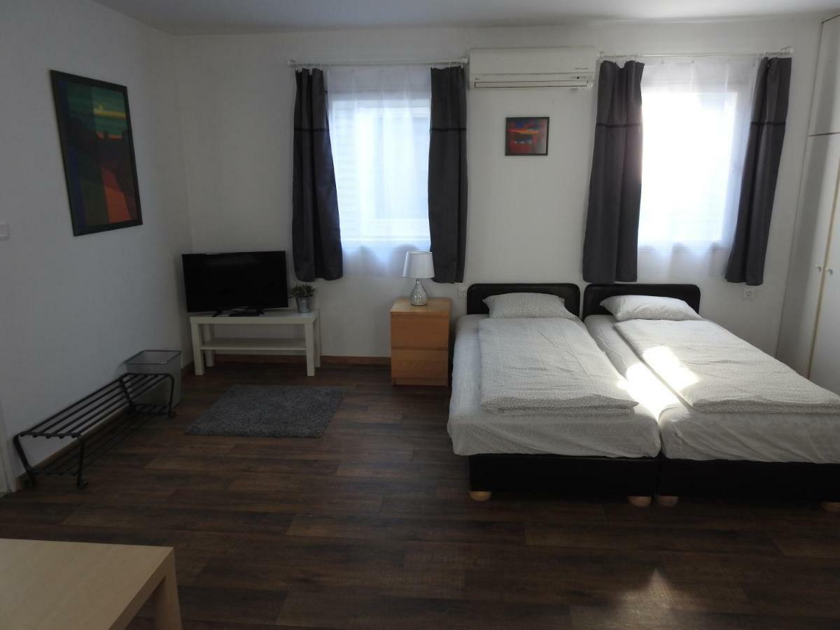 Akali Studio Apartments บาลาโตนาคาลิ ภายนอก รูปภาพ