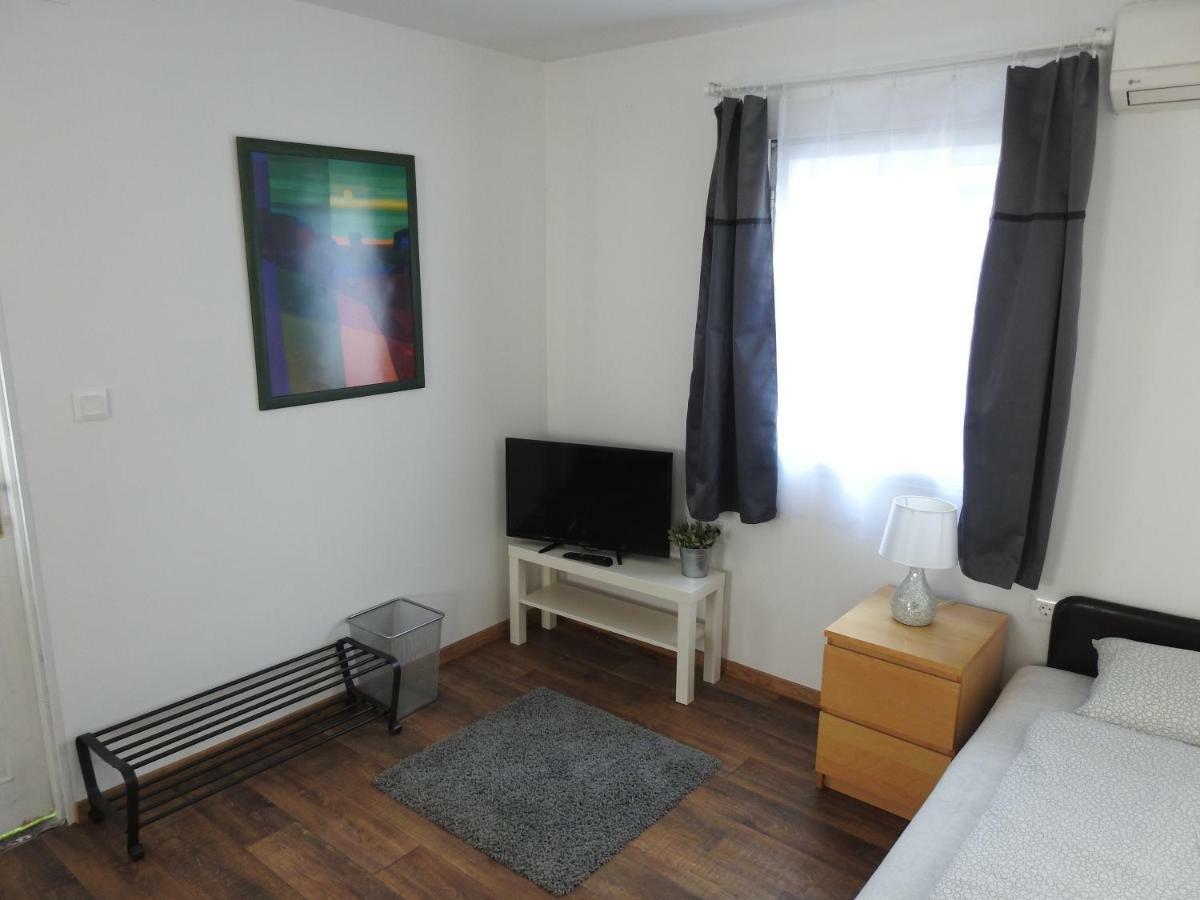 Akali Studio Apartments บาลาโตนาคาลิ ภายนอก รูปภาพ