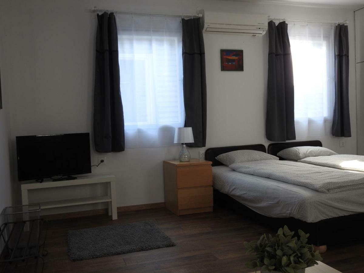 Akali Studio Apartments บาลาโตนาคาลิ ภายนอก รูปภาพ