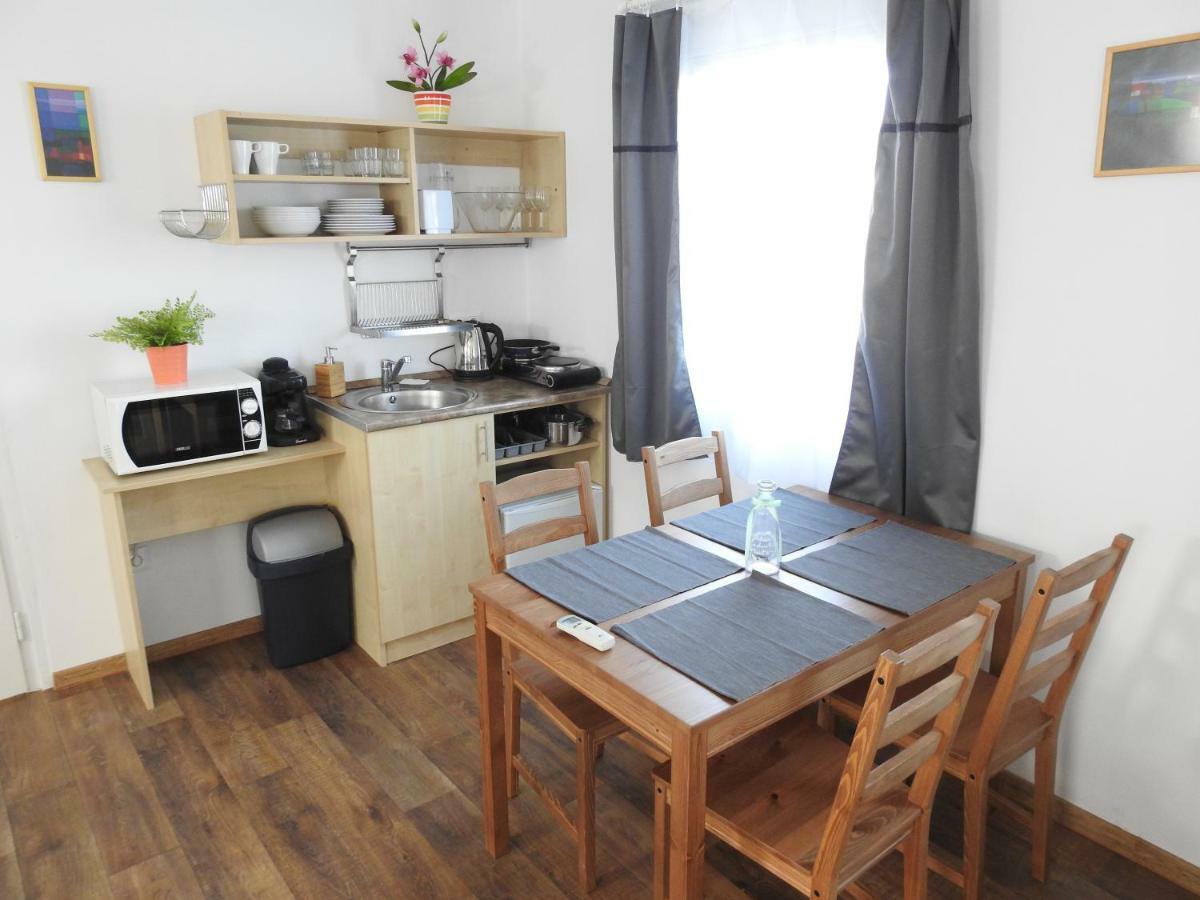 Akali Studio Apartments บาลาโตนาคาลิ ภายนอก รูปภาพ