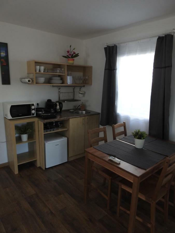 Akali Studio Apartments บาลาโตนาคาลิ ภายนอก รูปภาพ